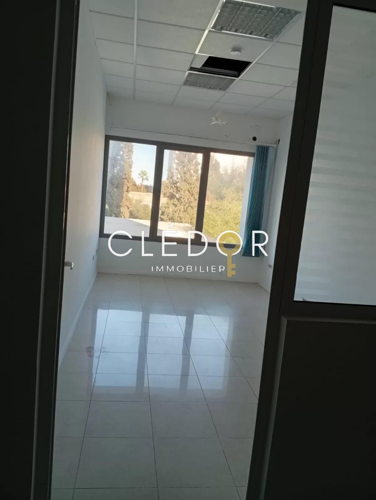 Open space et bureaux 600 m² à louer Boulevard 14 Janvier