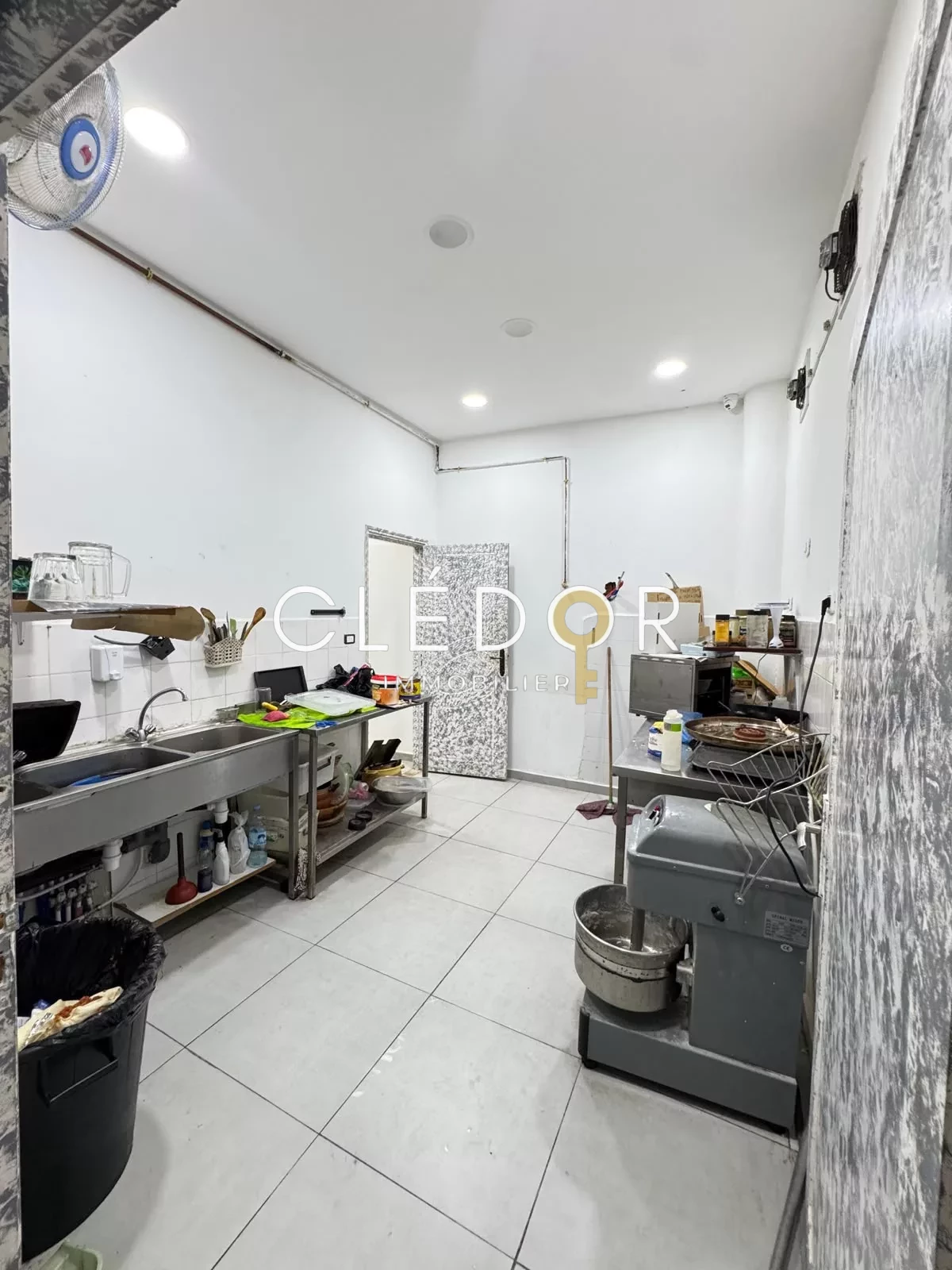 À Louer / À Vendre – Restaurant à Khzema Est
