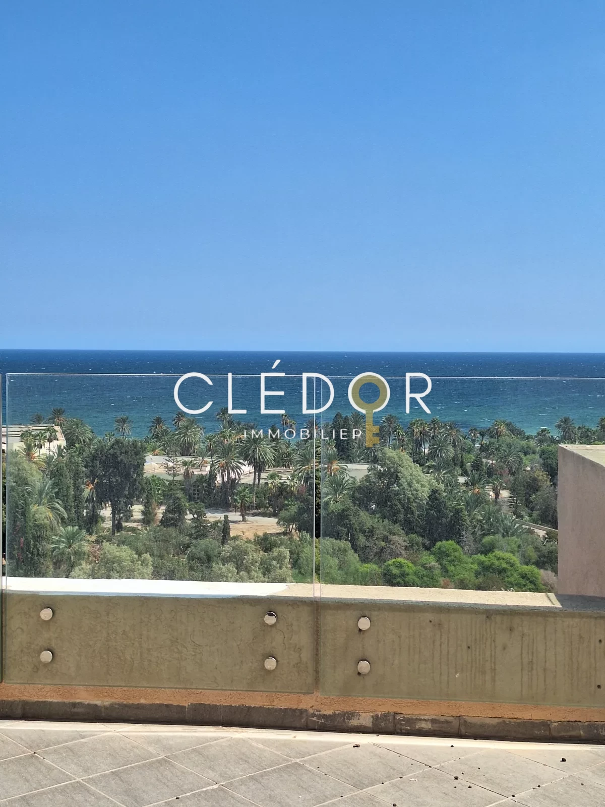 Penthouse d’Exception au 8ème Étage – Vue Mer Panoramique & Prestations de Luxe – Zone Touristique