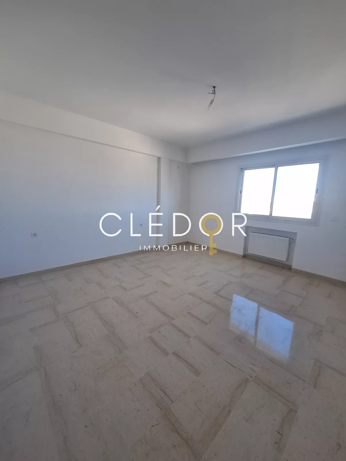 À vendre – Appartement S+3 de Standing avec Parking – Cité Riadh, Proche Toutes Commodités