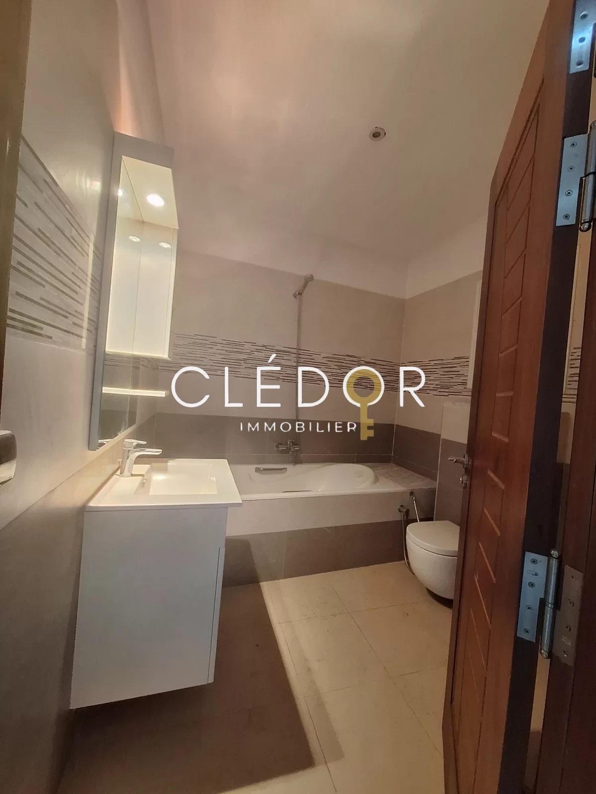 À vendre : Appartement S+2 Haut Standing – Corniche Sousse