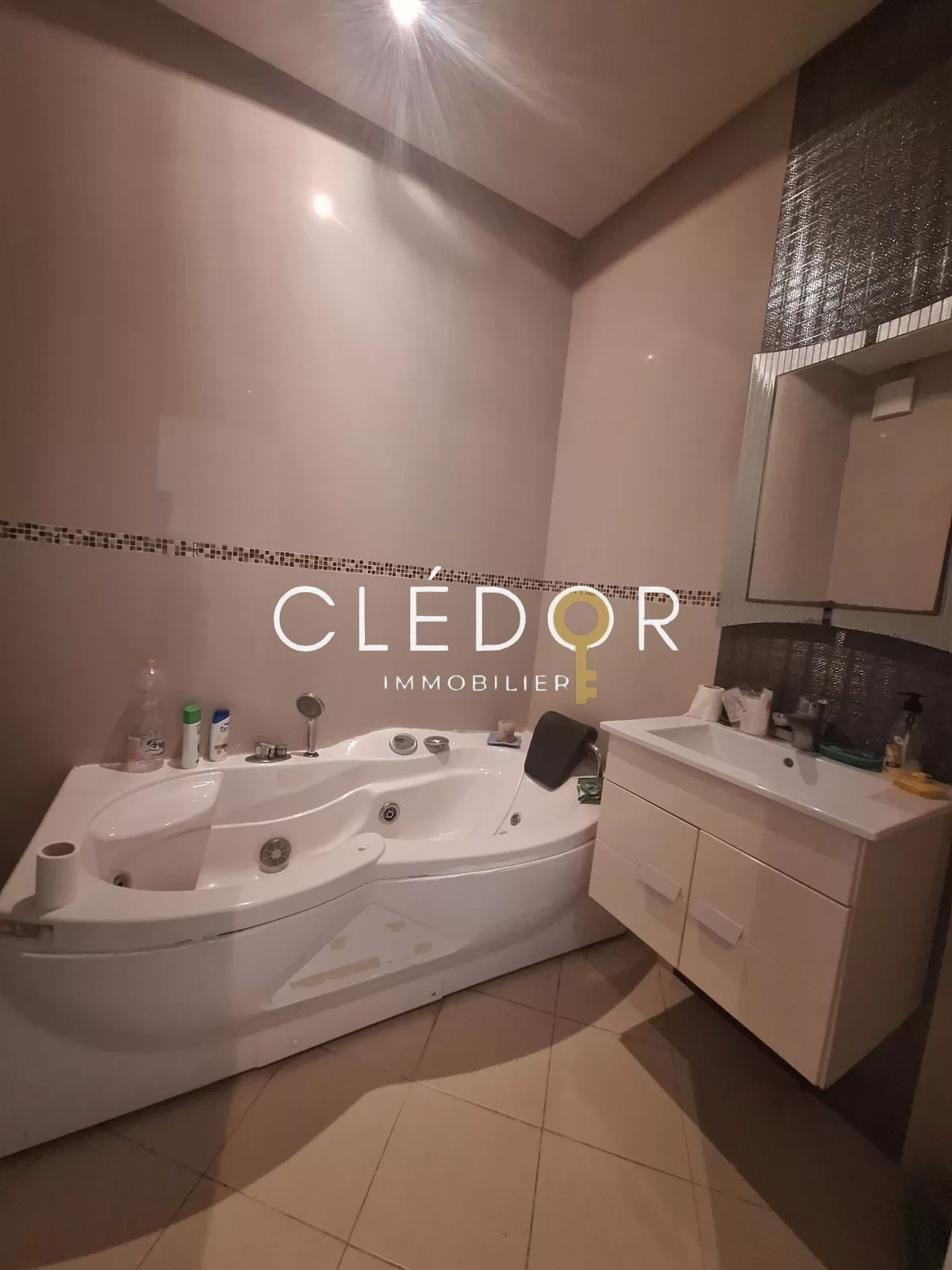 À vendre : Appartement S+2 – Résidence Front de Mer à Chatt Mariem