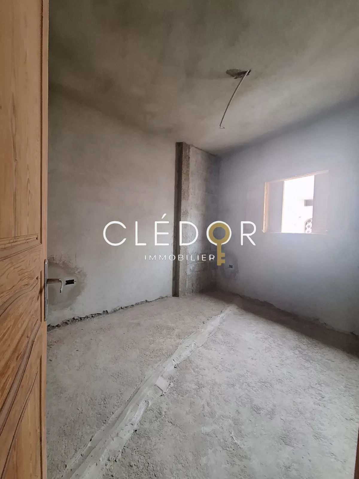 À vendre : Local commercial et deux appartements S+2 – Souiss