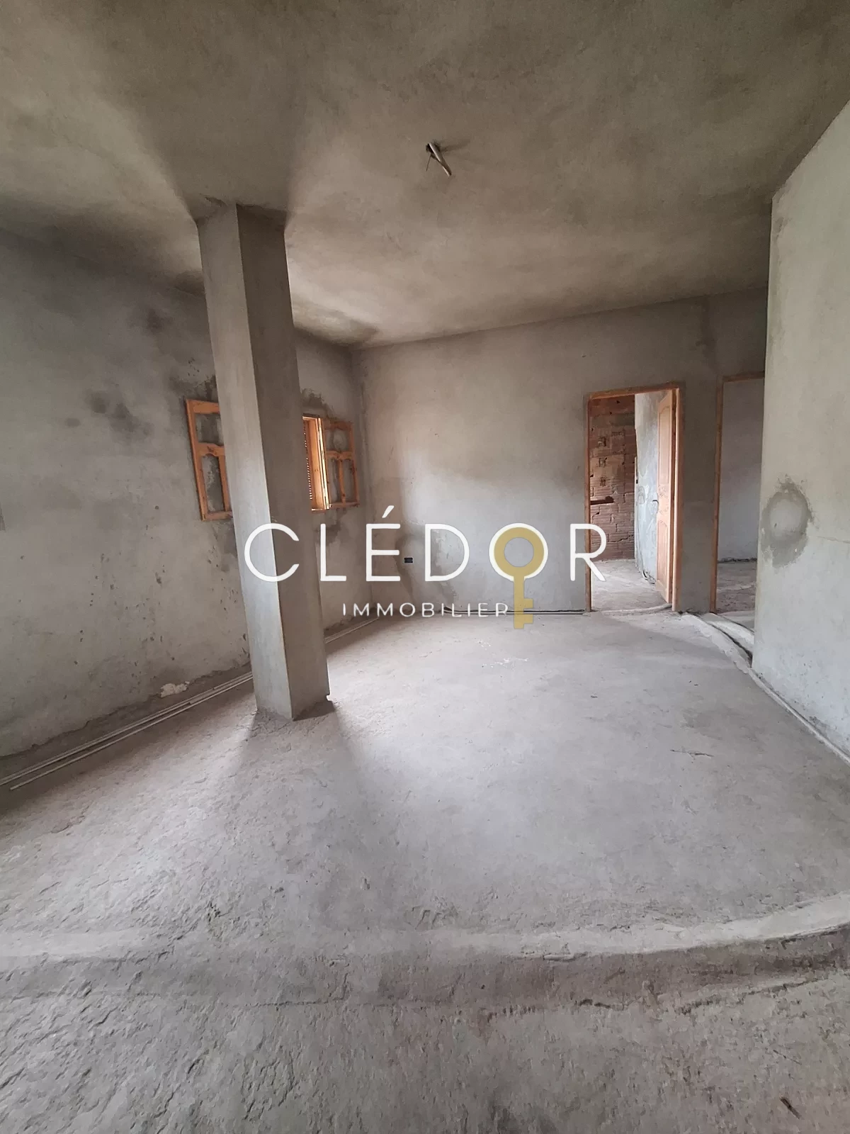 À vendre : Local commercial et deux appartements S+2 – Souiss