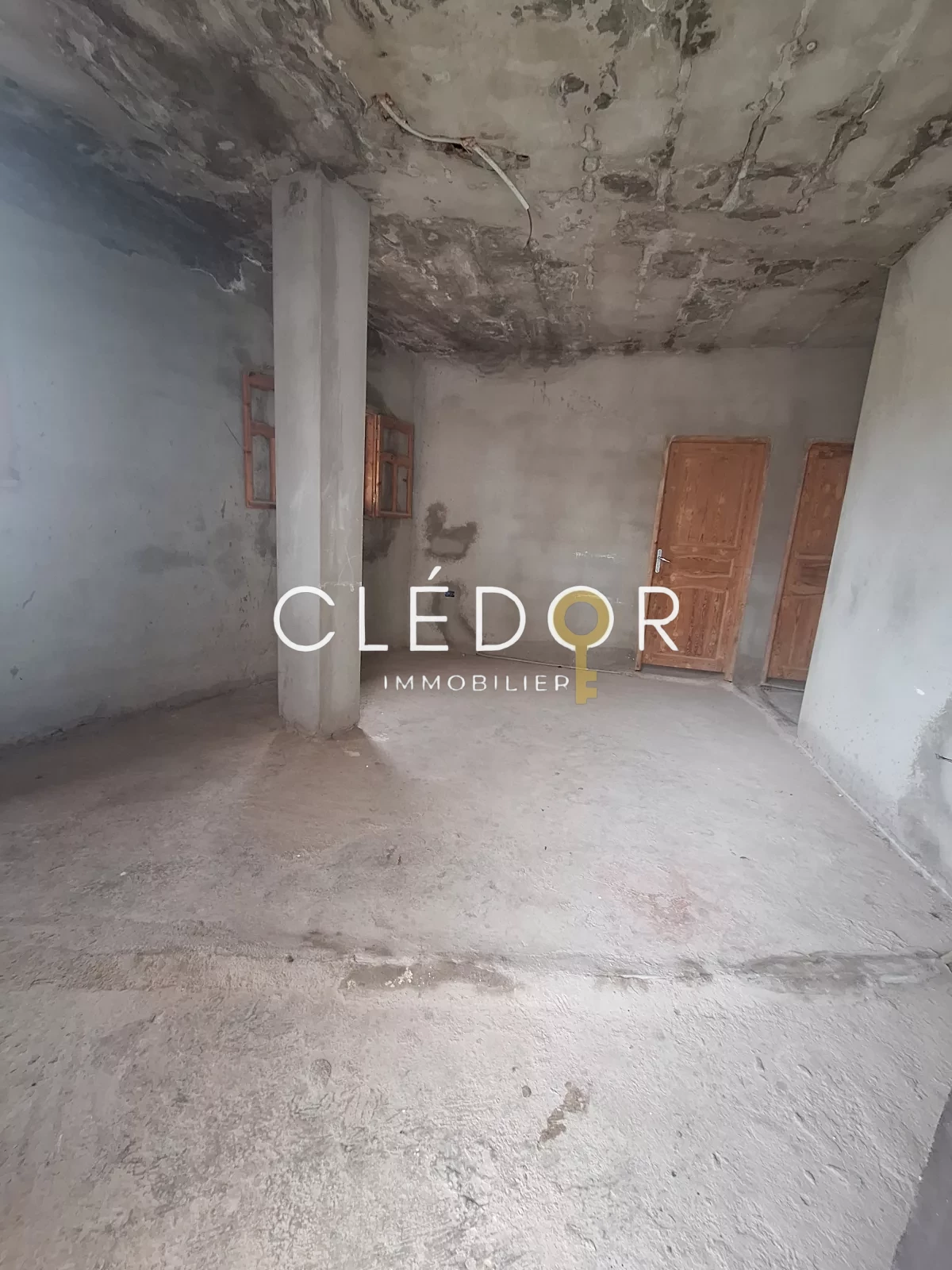 À vendre : Local commercial et deux appartements S+2 – Souiss