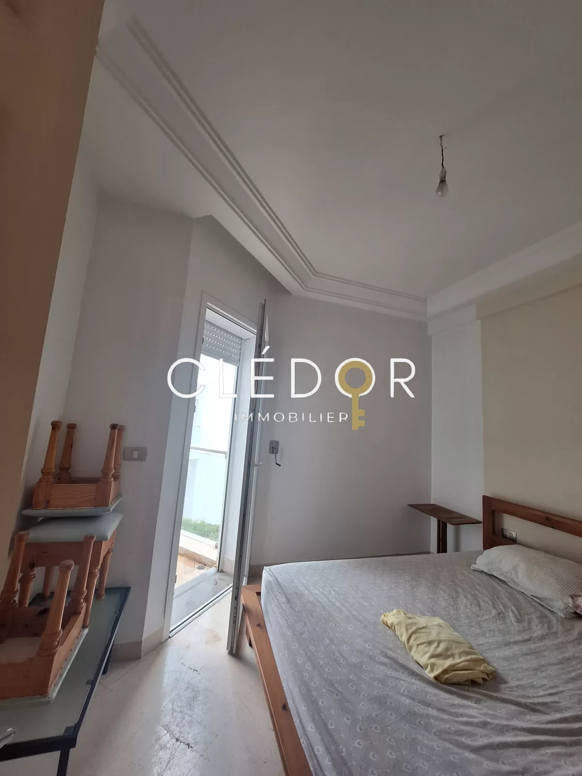À VENDRE – Appartement S+2 résidence pieds dans l’eau avec piscine à Chatt Mariem
