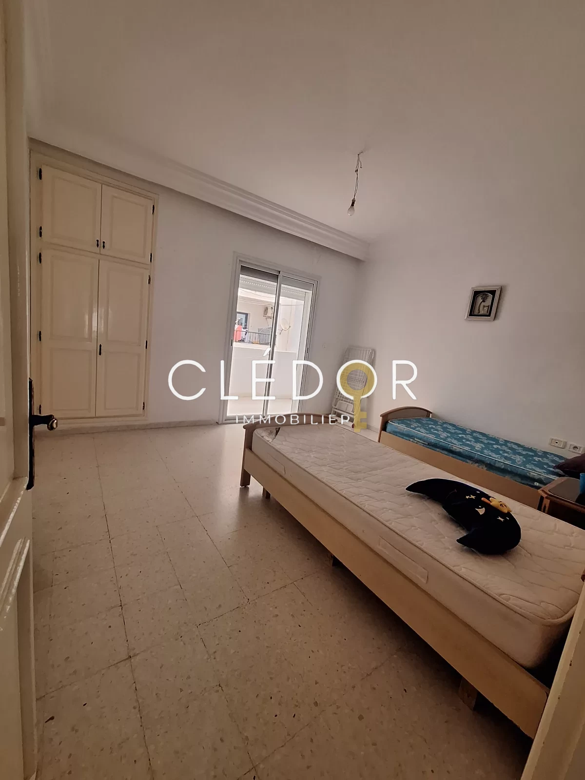 À Vendre – Spacieux Appartement S+2 à Khzema Est