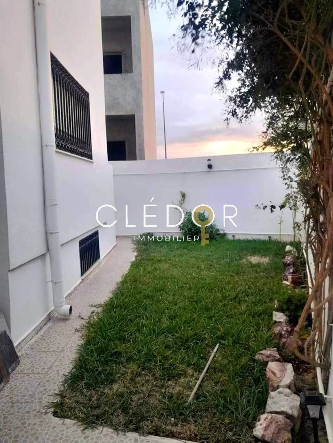 À Vendre – Villa Jumelée Haut Standing à Sahloul 4