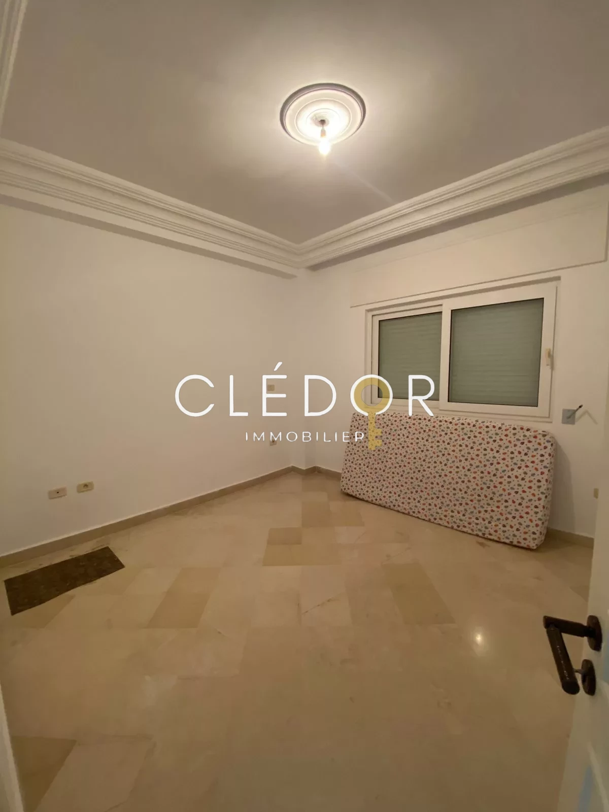 À vendre appartement S+3 à Sahloul 1, l’avenue Yasser Arafet