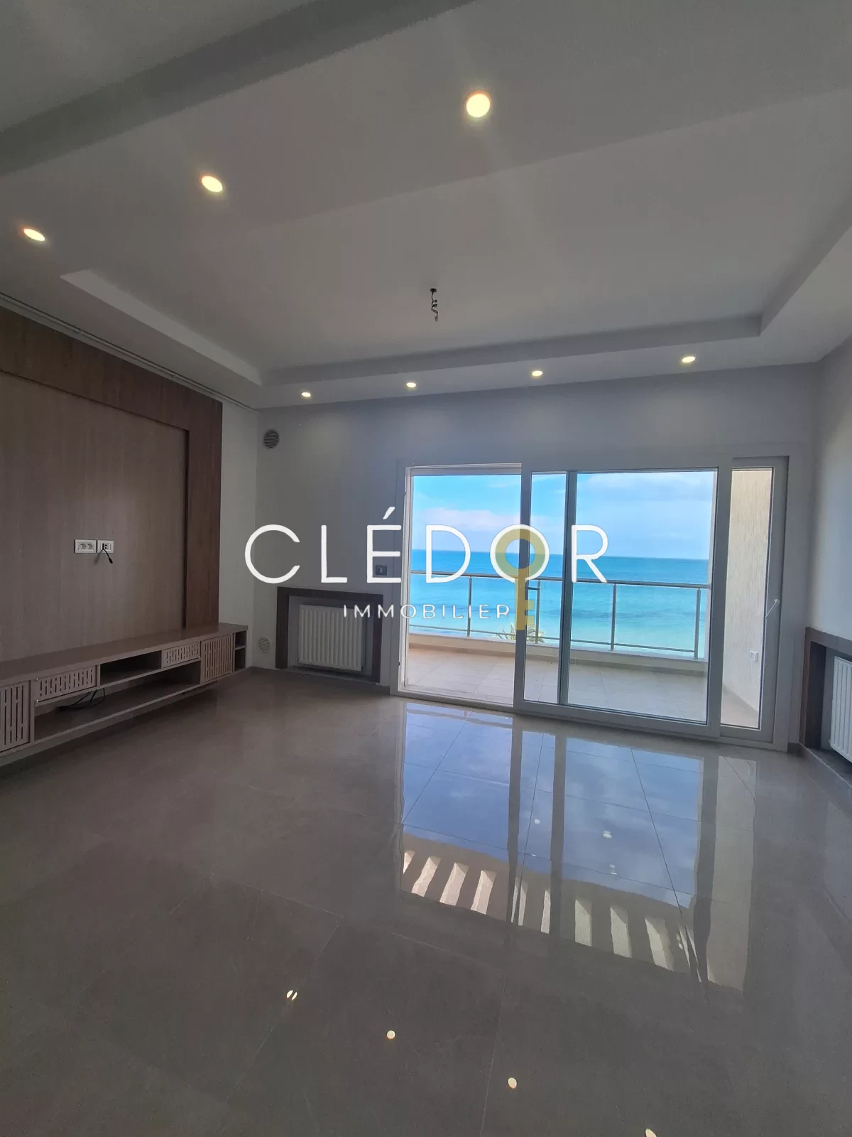 À Vendre – Appartement S+1 Haut Standing face mer résidence avec piscine – Chatt Mariem
