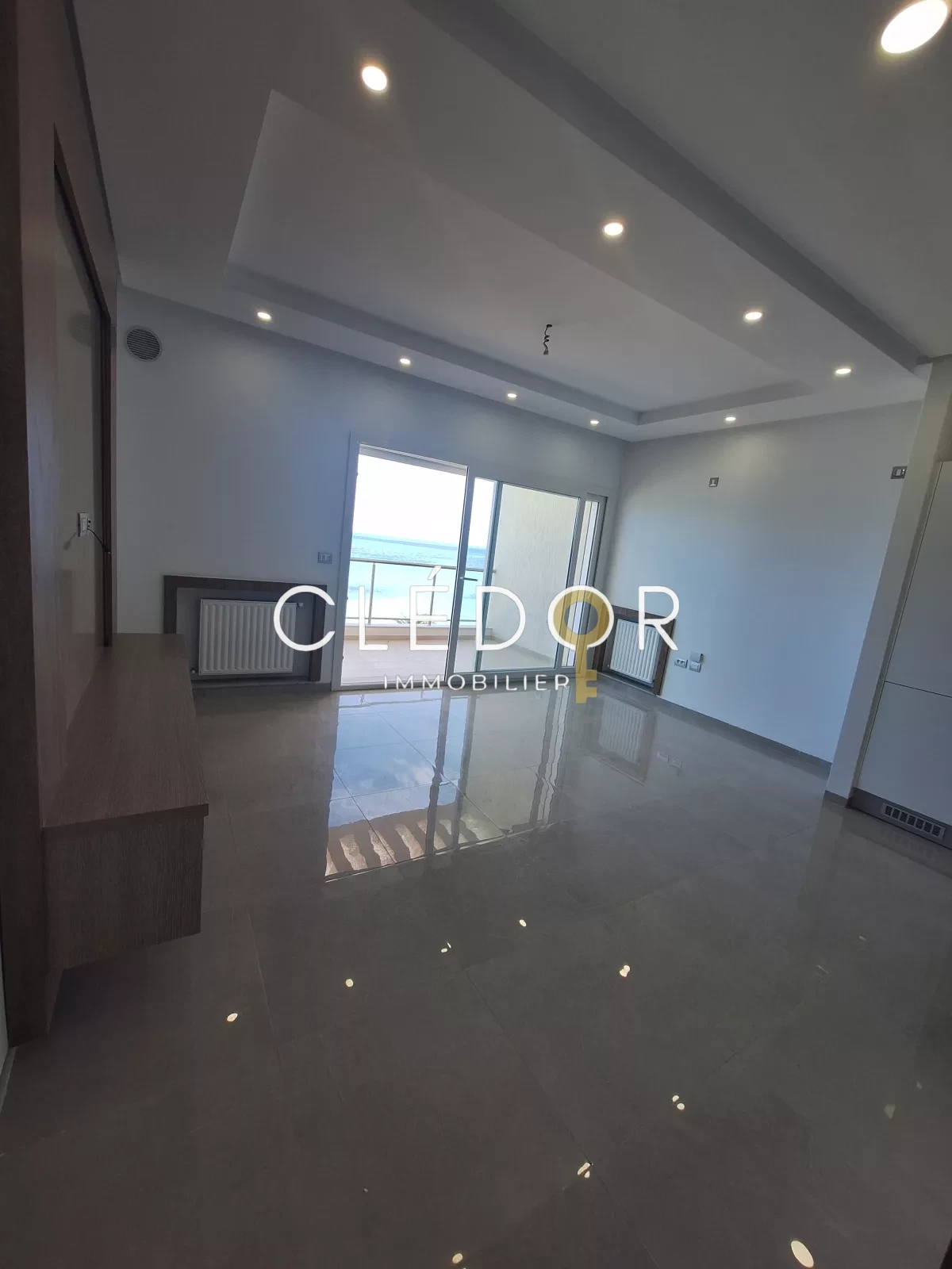 À Vendre – Appartement S+1 Haut Standing face mer résidence avec piscine – Chatt Mariem