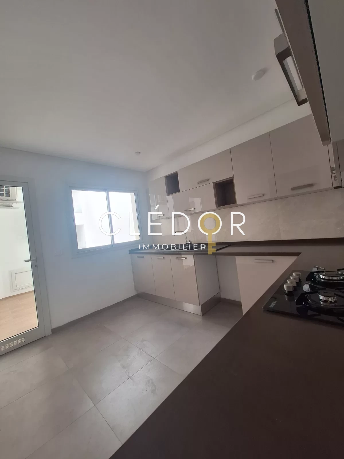 À vendre – Appartement S+3 à Sahloul 4