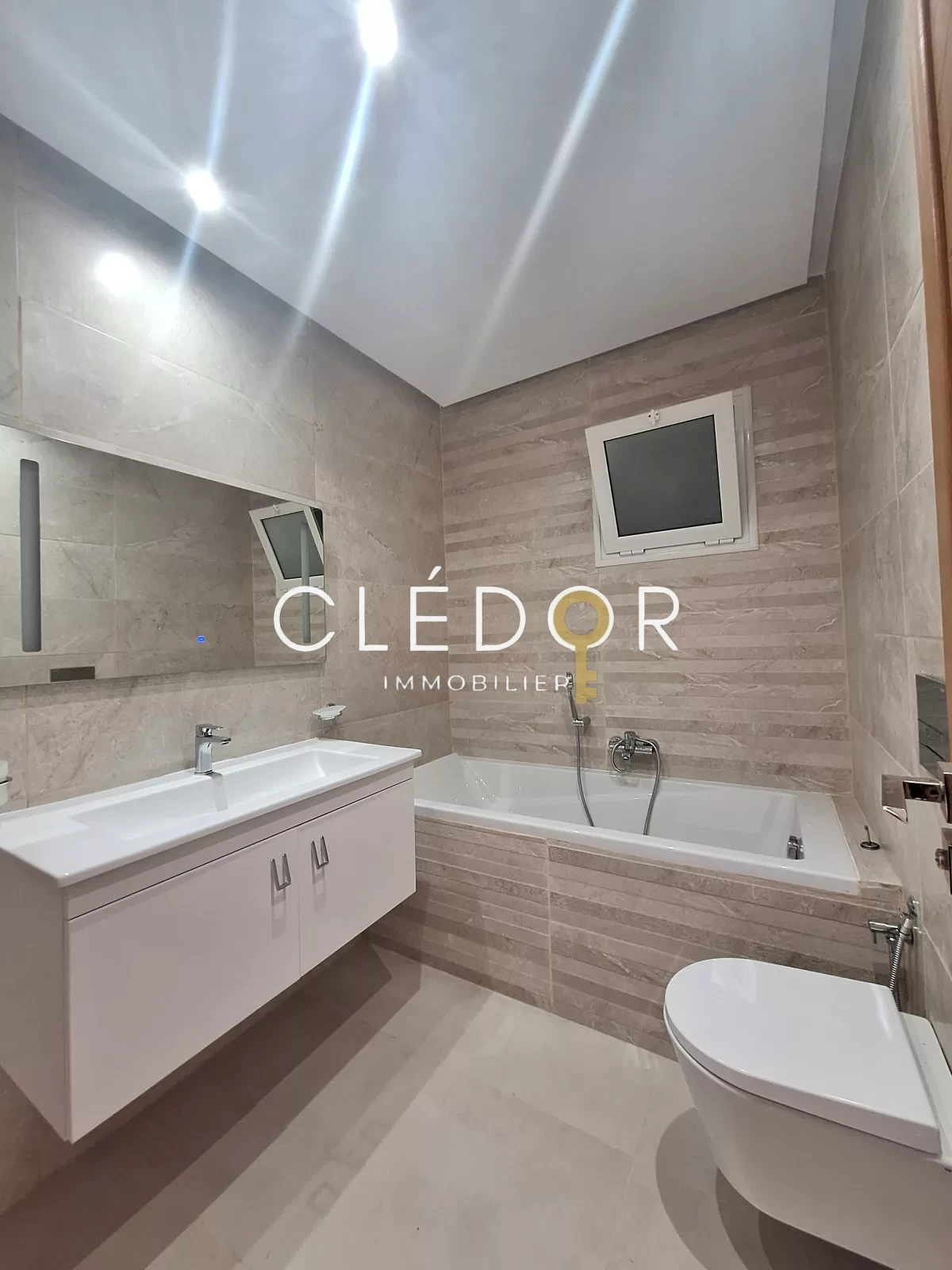 À vendre – Appartement S+3 à Sahloul 4