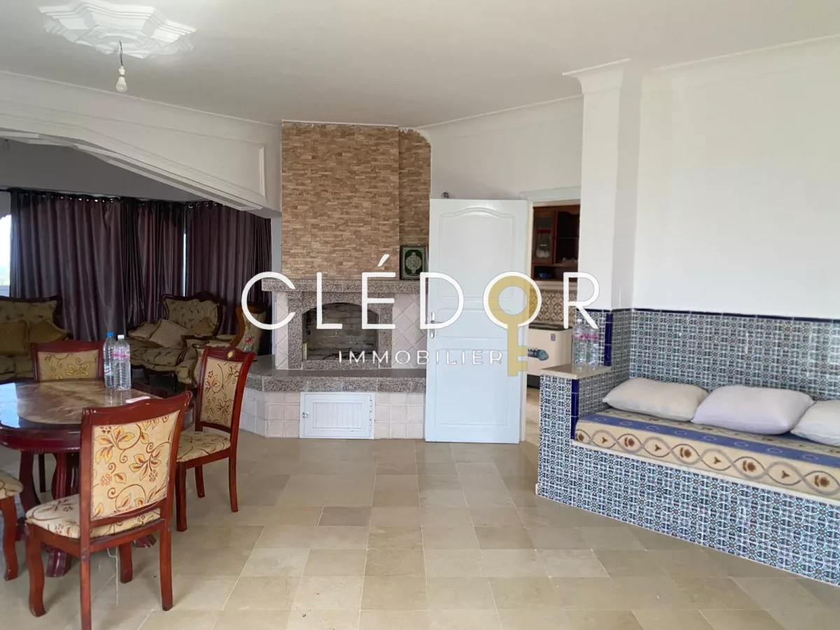 belle villa située à Rafraf