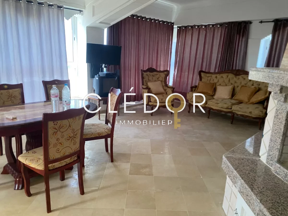 belle villa située à Rafraf